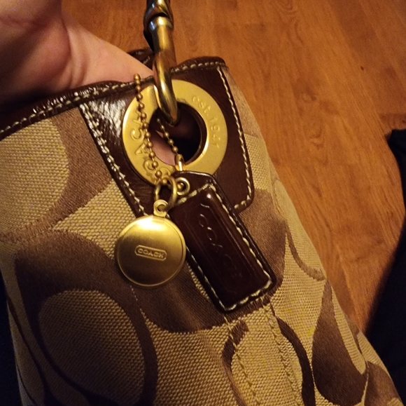 Coach Bucket Bag - Picture 6 of 7